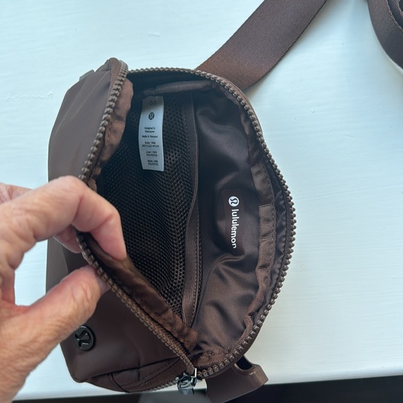 NWOT brown lululemon everywhere belt bag-roasted brown - Picture 6 of 7